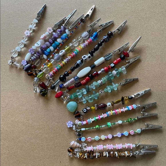 Roach clips - Picture 1 of 3